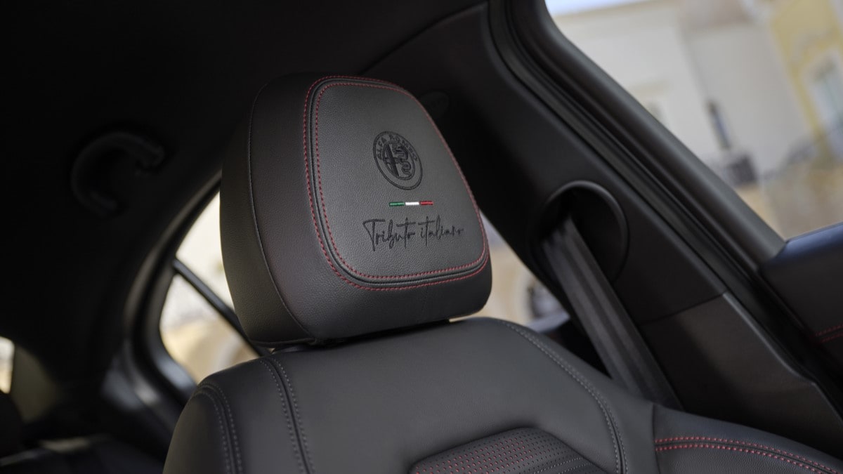 2024-alfa-romeo-stelvio-tributo-italiano-edition-interior-headrest