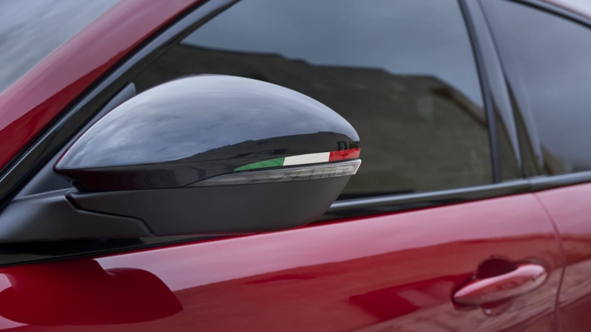 The 2024 Alfa Romeo Stelvio Tributo Italiano Edition's side mirror