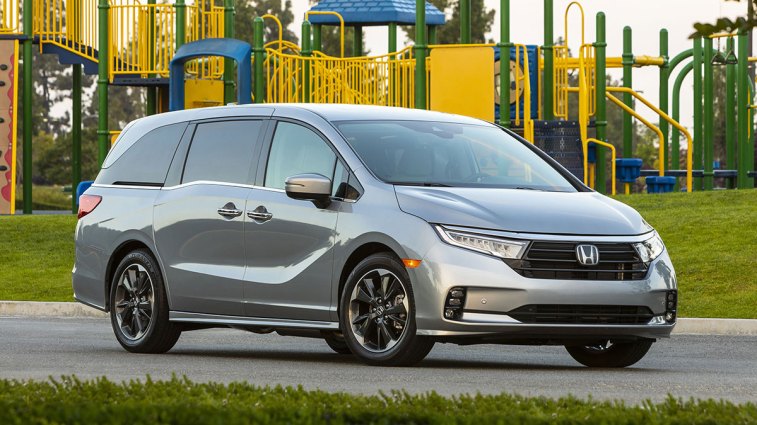 2024 Honda Odyssey in silver.