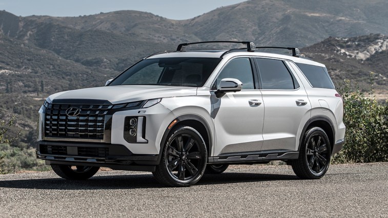 2024 Hyundai Palisade in white.