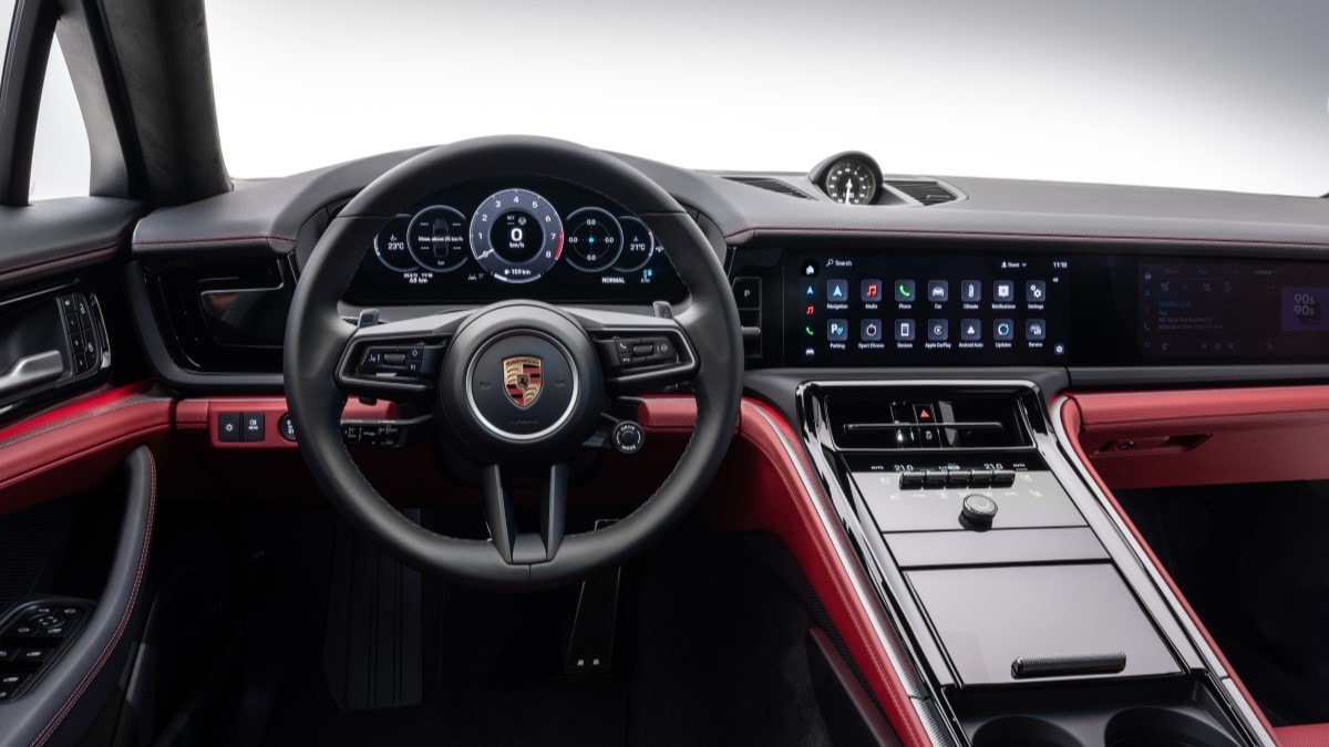 The interior of the 2024 Porsche Panamera