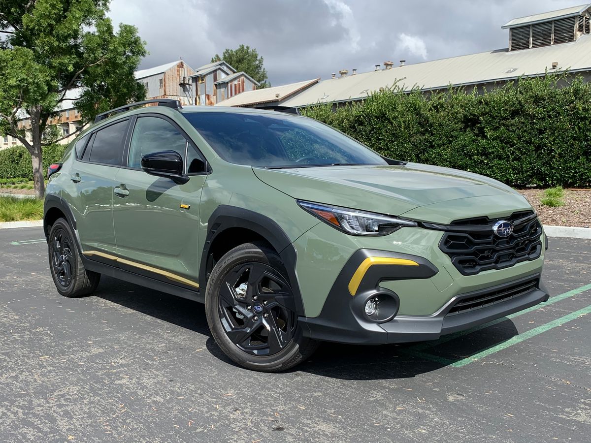 2024 Kia Sportage vs. 2024 Subaru Crosstrek Comparison Kelley Blue Book
