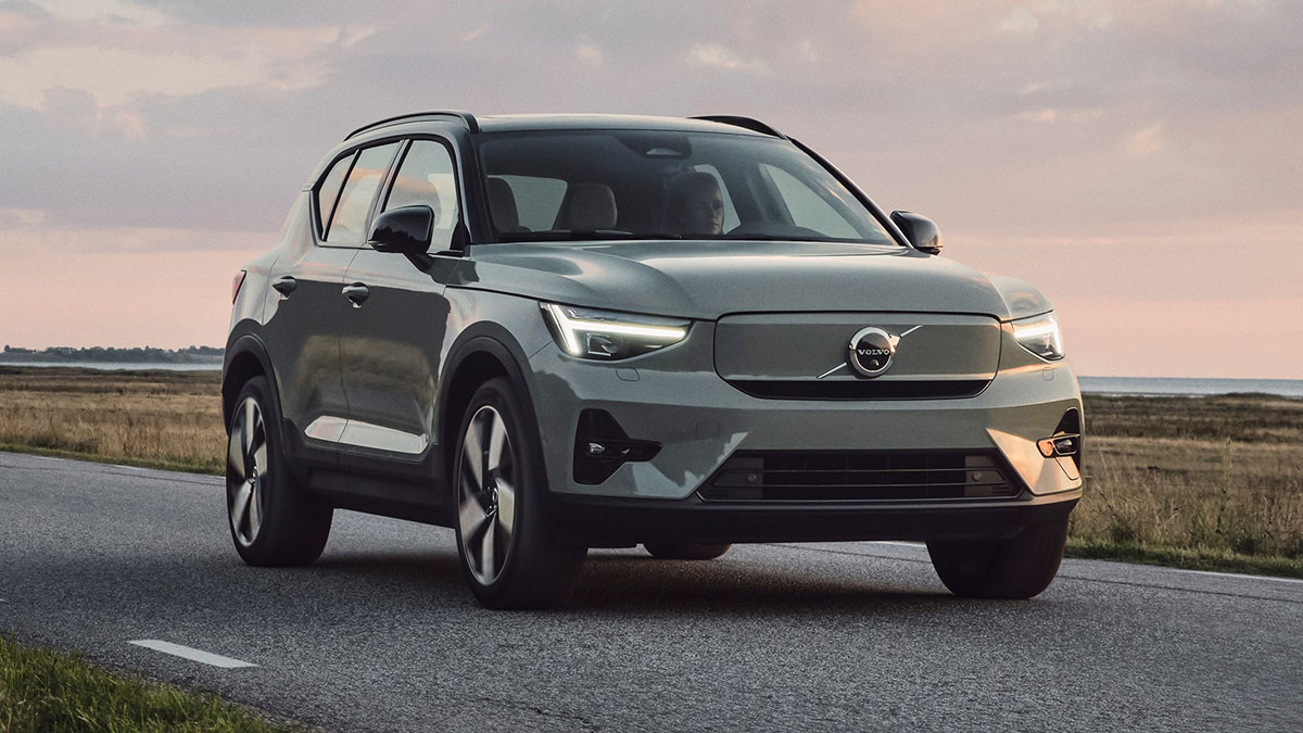 The 2024 Volvo XC40 Recharge seen from a front quarter angle