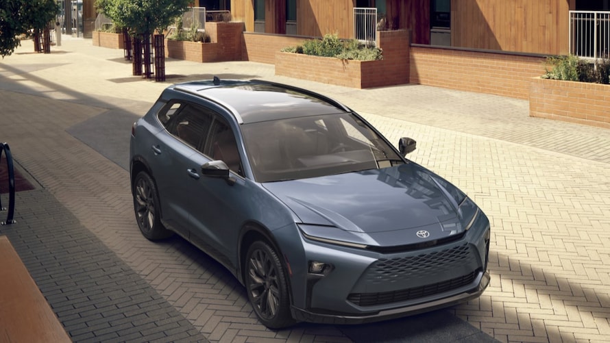 2025 Toyota Crown Signia: A Near-Luxury Midsize SUV - Kelley Blue Book