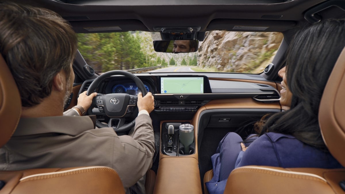 The interior of the 2025 Toyota Crown Signia 