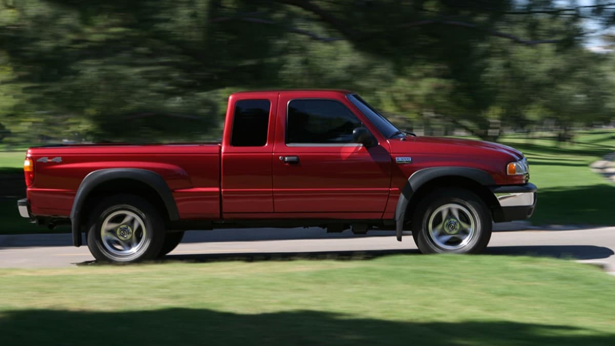 The 2005 Mazda B-Series pickup seen in profile