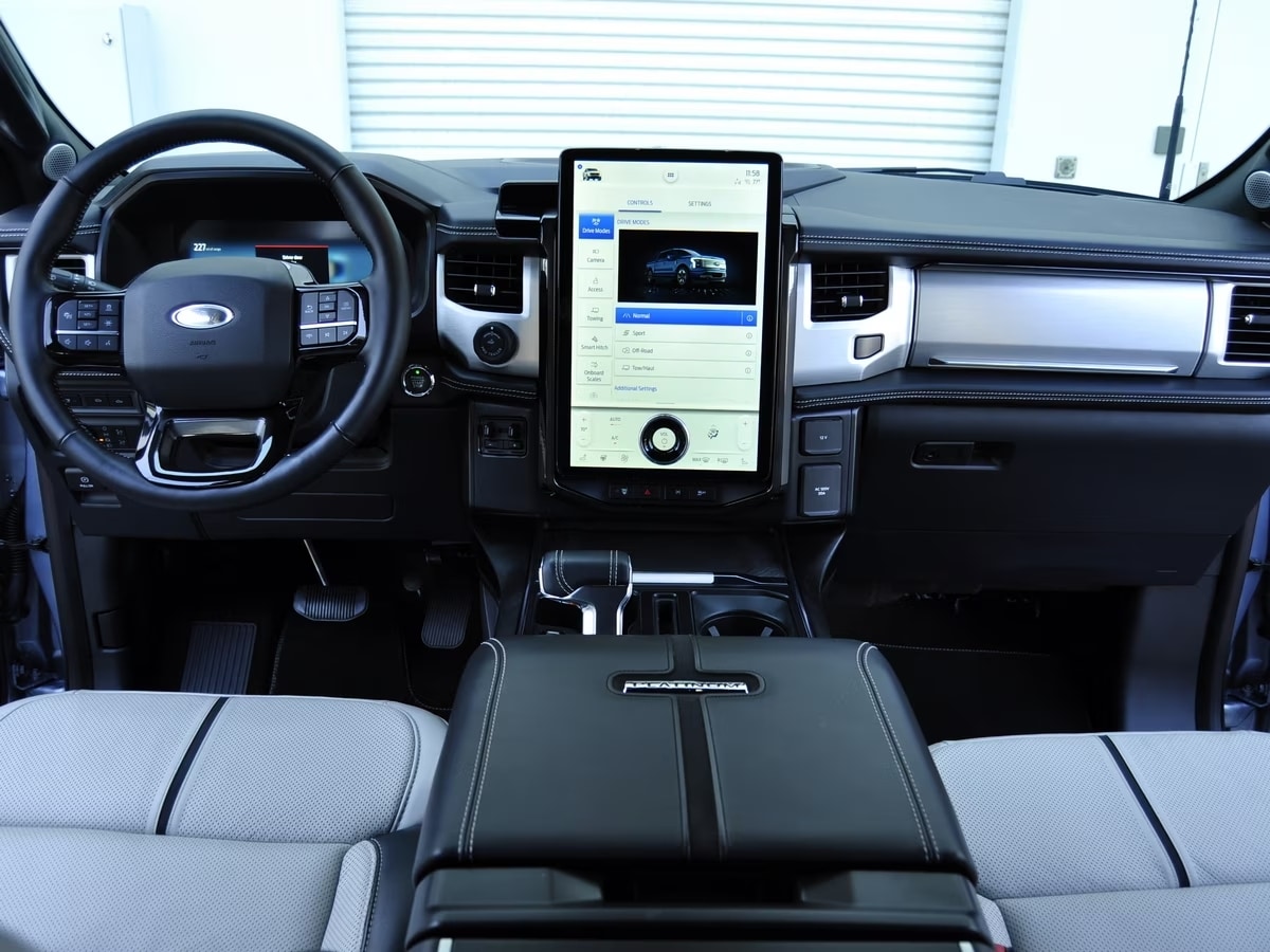 2024-ford-f-150-lightning-interior-dash-2