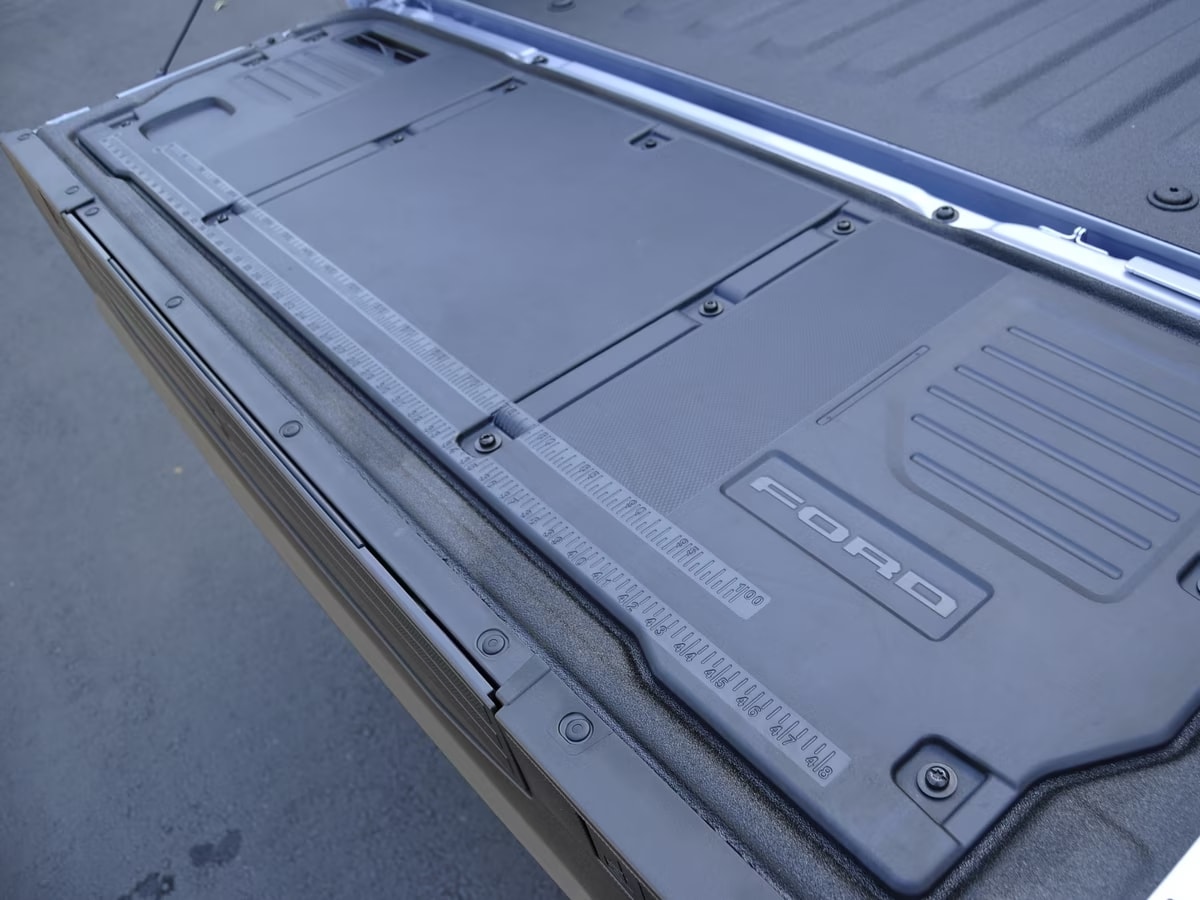 2024-ford-f-150-lightning-tailgate-measurement-table