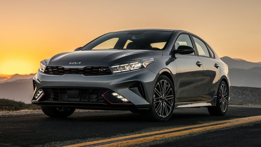 2024 Kia Forte vs. 2024 Honda Civic Comparison Kelley Blue Book