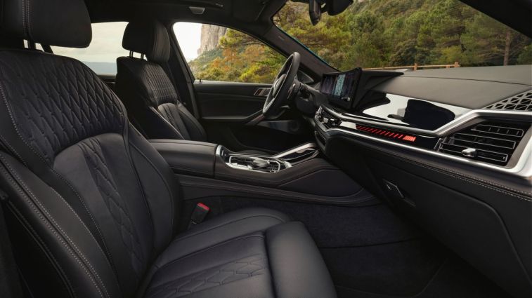 2024 BMW X6 front cabin.