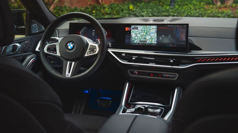 2024 BMW X6 dash.