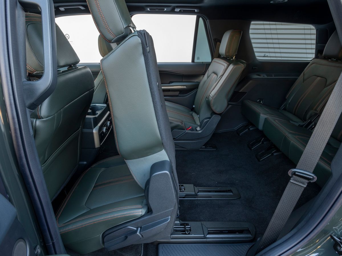 2024-ford-expedition-timberline-3rd-row-access