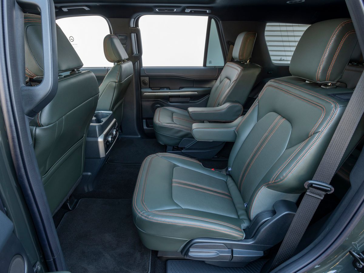 2024-ford-expedition-timberline-second-row