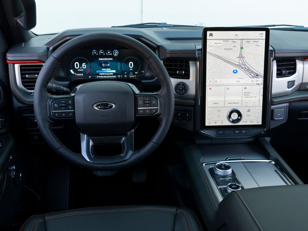 2024-ford-expedition-timberline-steering-wheel