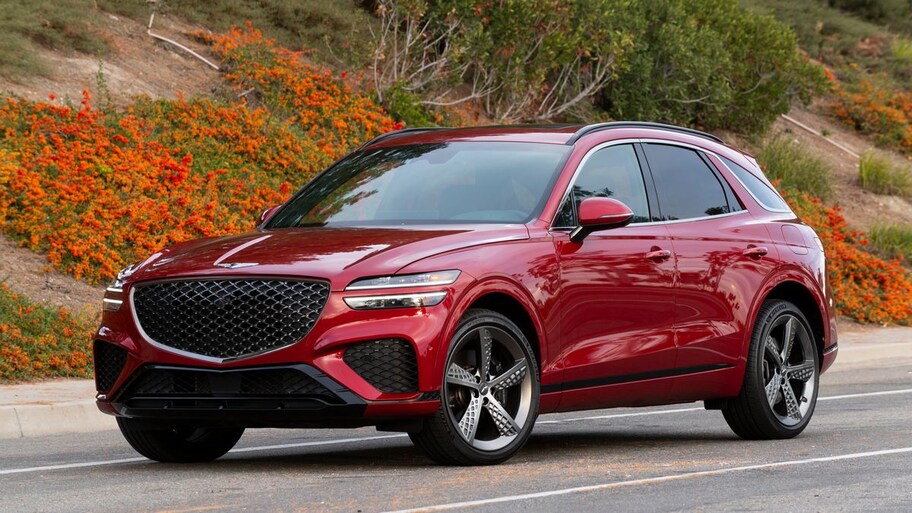 2024 Genesis GV70 vs. 2024 Audi Q5 Comparison Kelley Blue Book