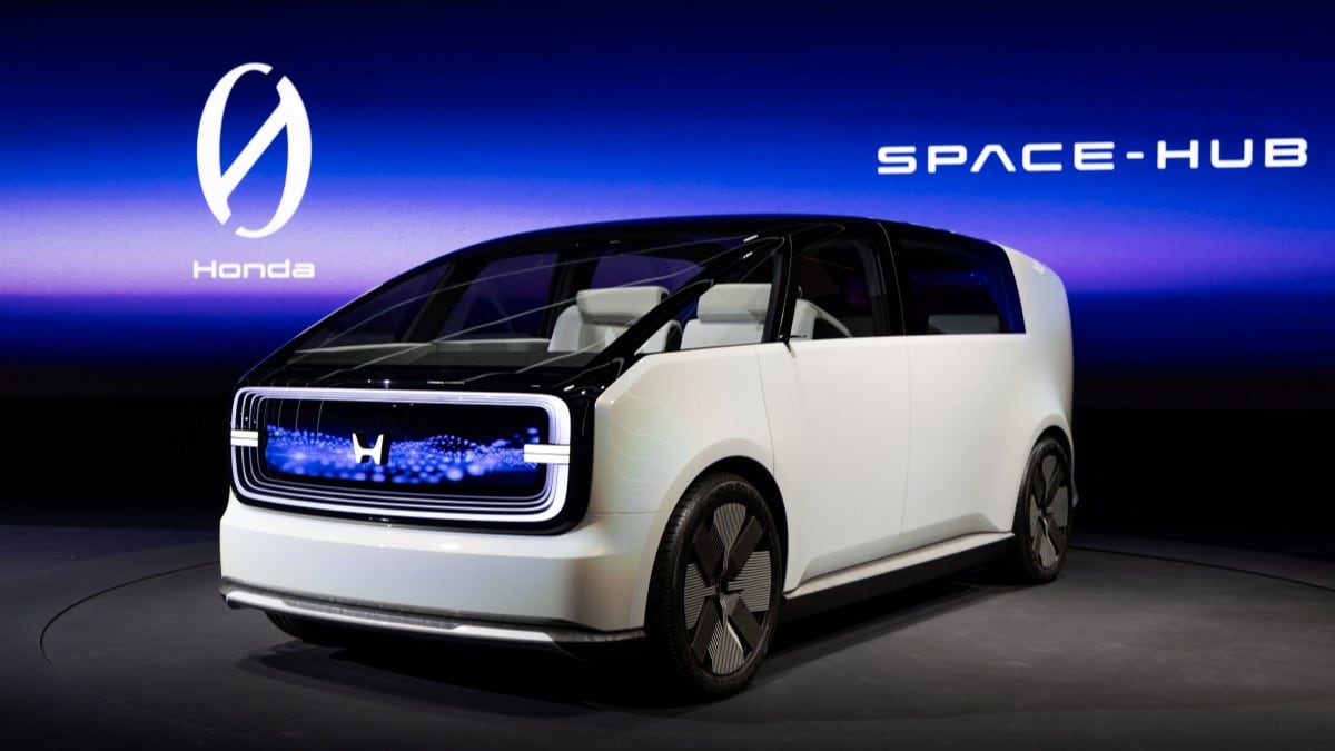 The Honda 0 Series Space-Hub concept seen from a front quarter angle