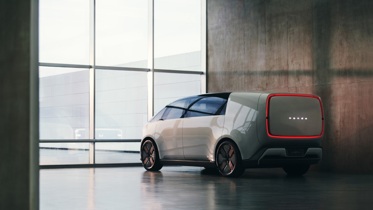 The Honda 0 Series Space-Hub concept seen from a rear quarter angle
