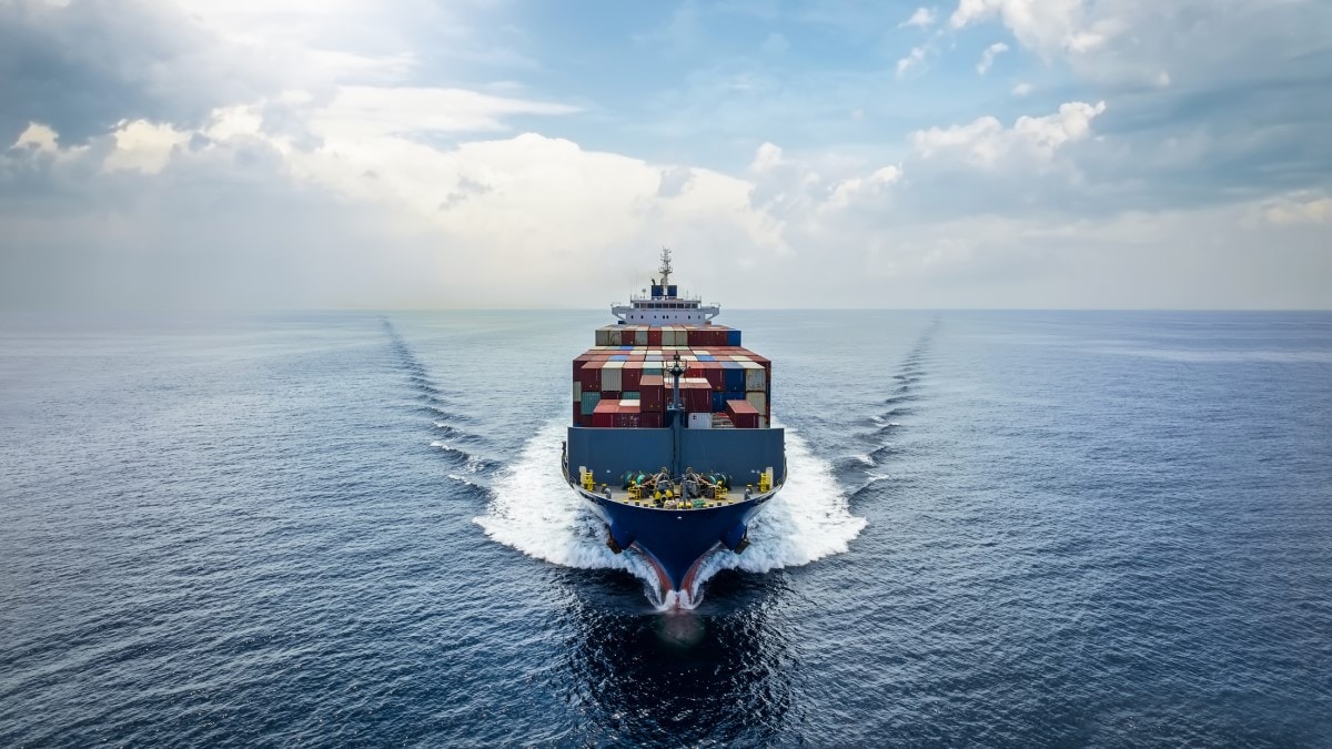 A cargo ship carrying shipping containers