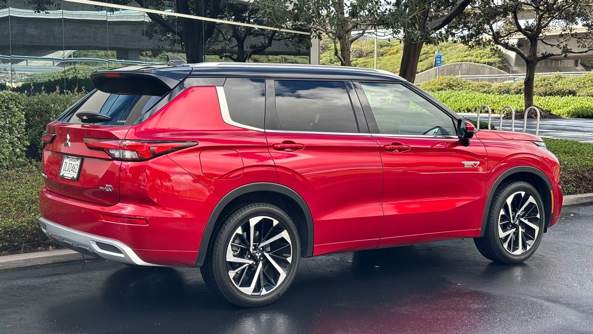 2025 Mitsubishi Outlander PHEV Price, Reviews, Pictures & More Kelley Blue Book