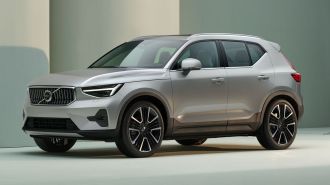 2024 Volvo XC40 B4 in Silver Dawn.