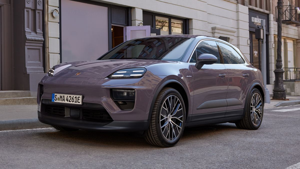 2025 Porsche Macan 4 EV