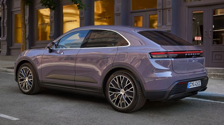 2025 Porsche Macan 4 EV