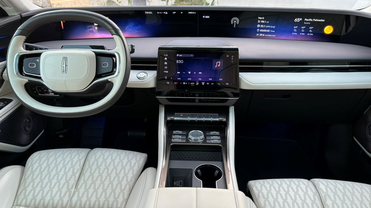 Interior of the 2024 Lincoln Black Label Nautilus hybrid with Chalet interior theme