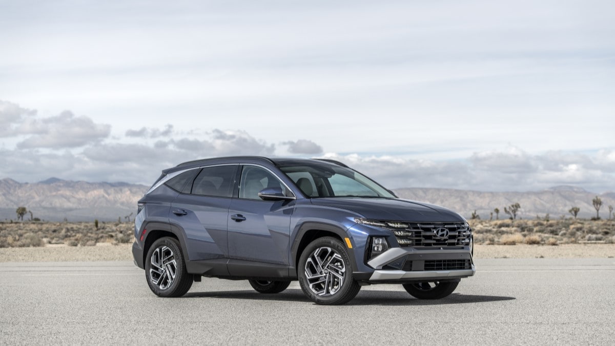The 2025 Hyundai Tucson seen from a front quarter angle