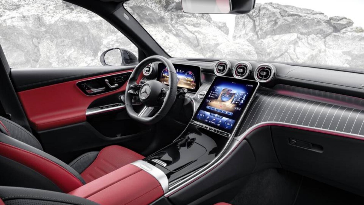 The interior of the 2025 Mercedes-Benz GLC350e