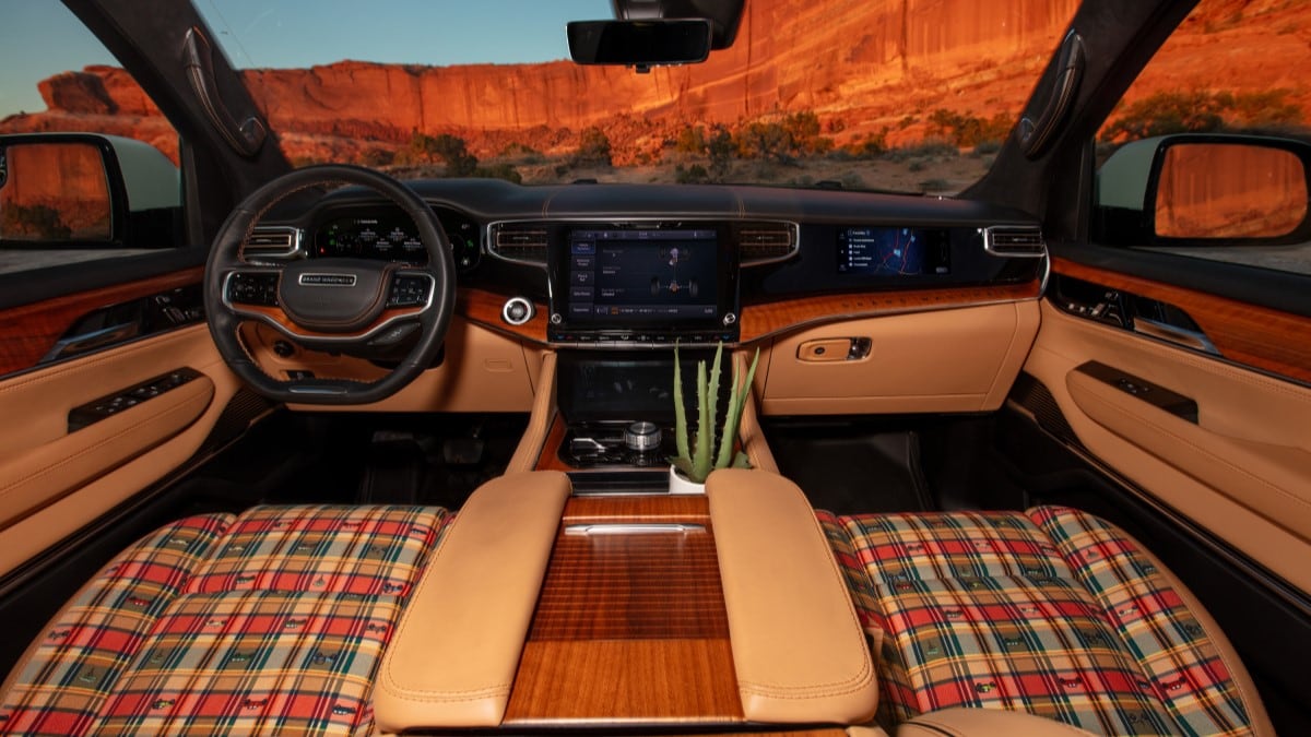 The interior of the Jeep Vacationer Concept