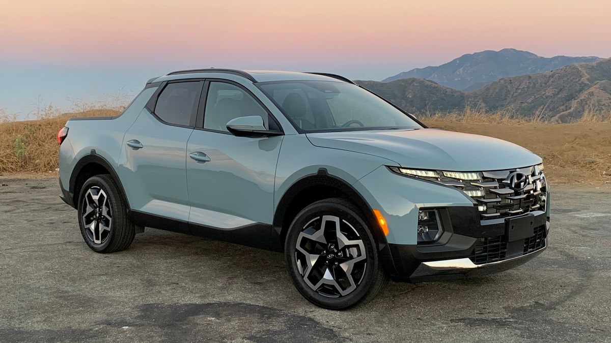 2024 Hyundai Santa Cruz on GMR at sunrise.