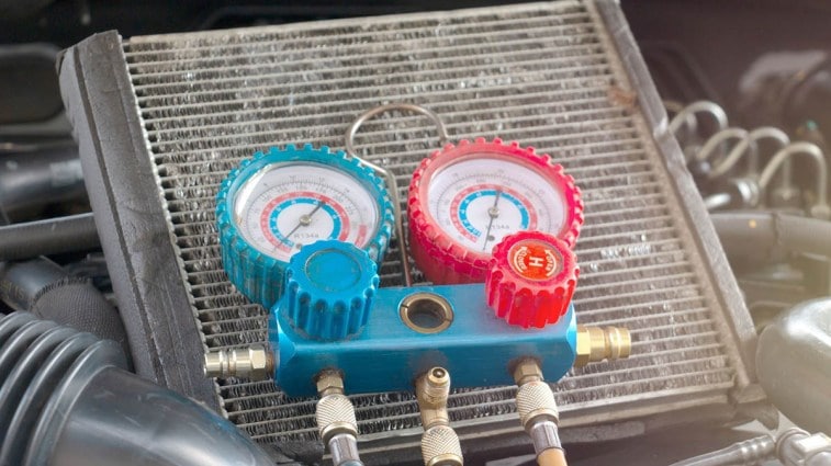 Checking air conditioning refrigerant