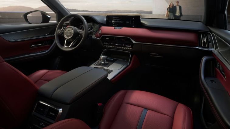 2025 Mazda CX-70 front cabin.