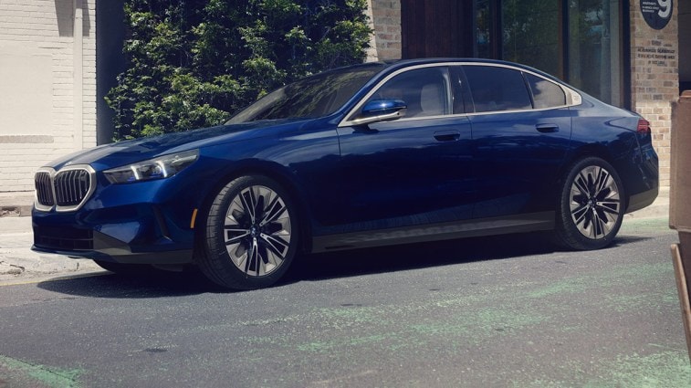 2024-bmw-5-series-3qtr