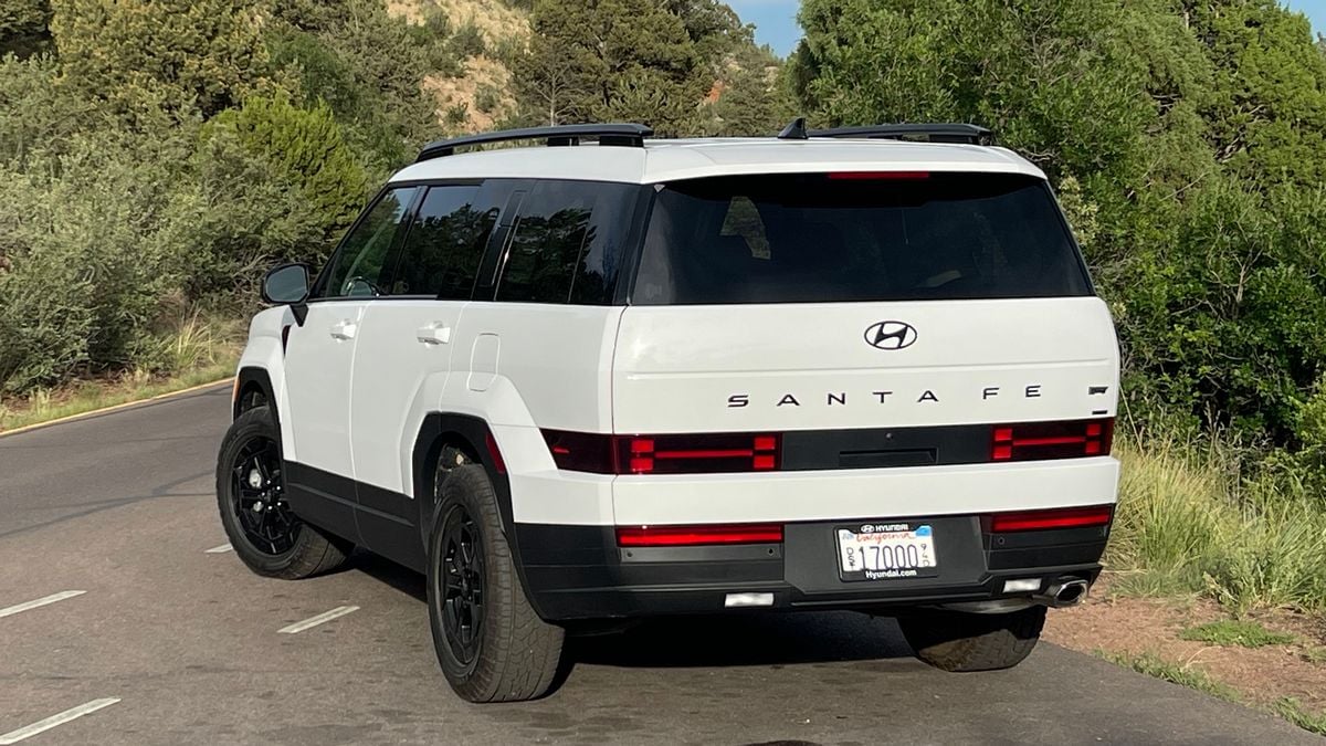 2024-hyundai-santa-fe-xrt-rear-left-3qtr