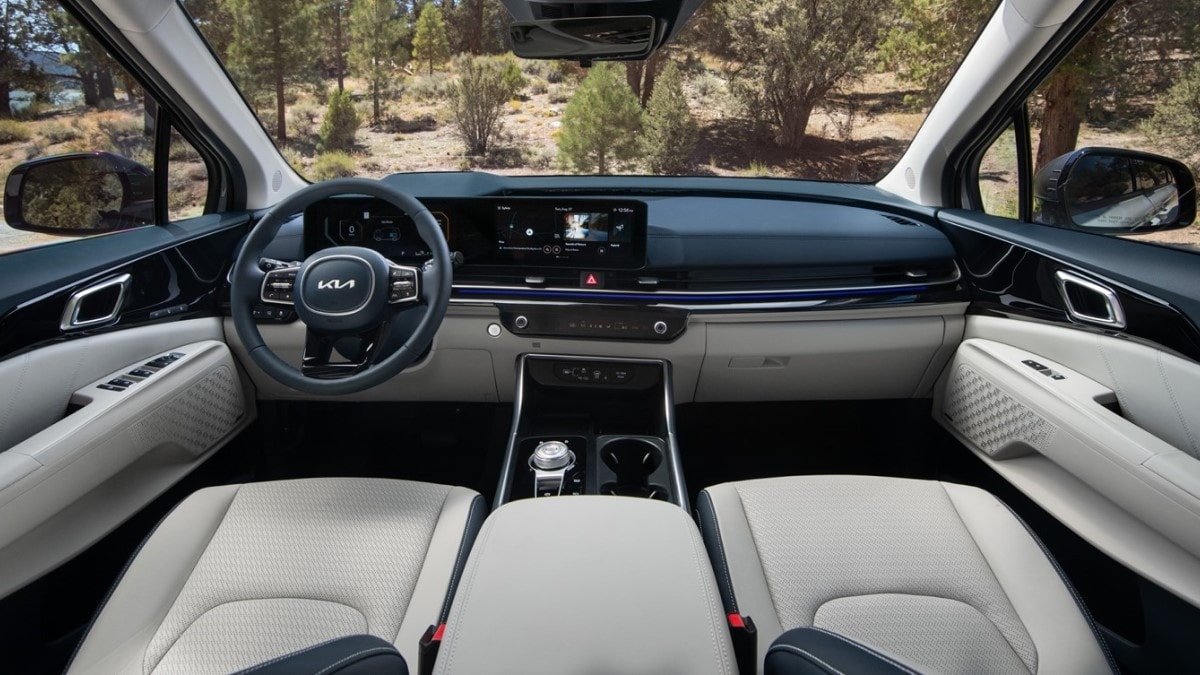 The interior of the 2025 Kia Carnival