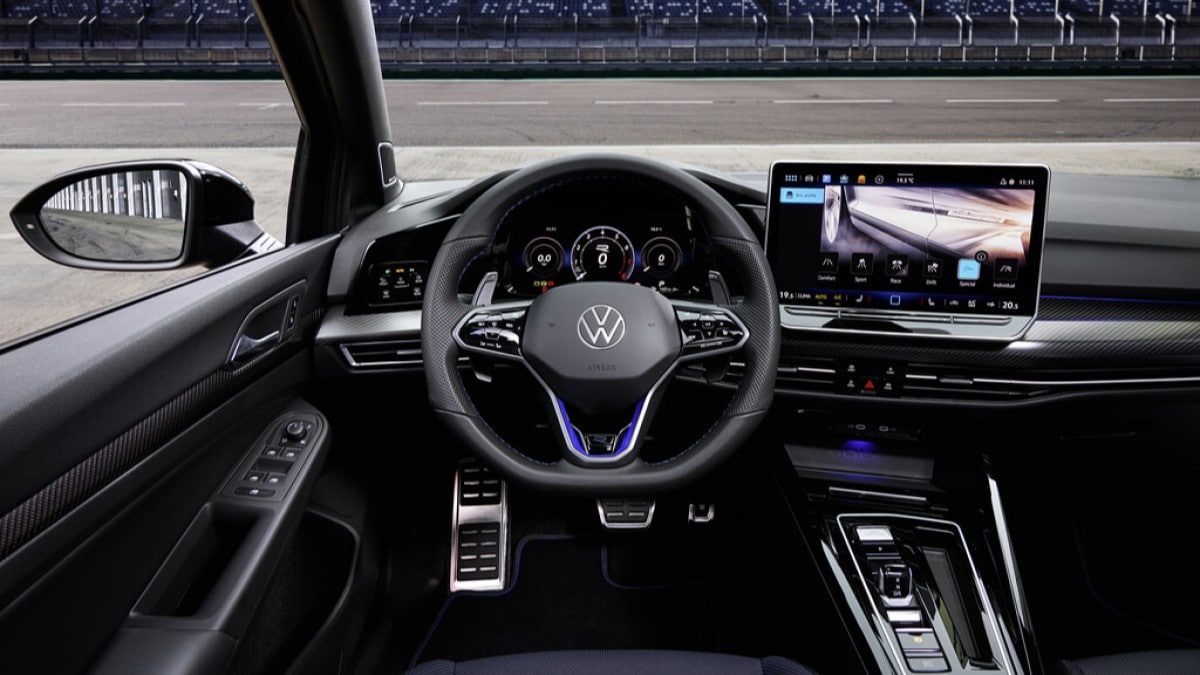 The interior of the 2025 Volkswagen Golf R
