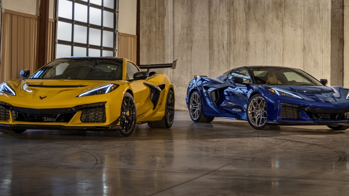 2025 Chevrolet Corvette ZR1, with and without its LTK aerodynamics package