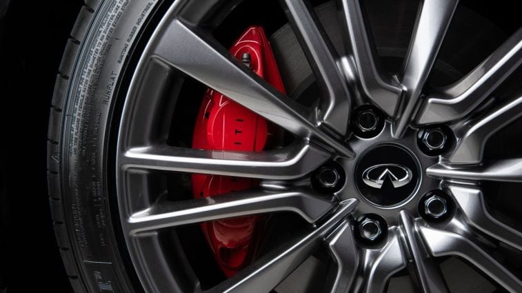 2020 Infiniti Q50 run flat tire