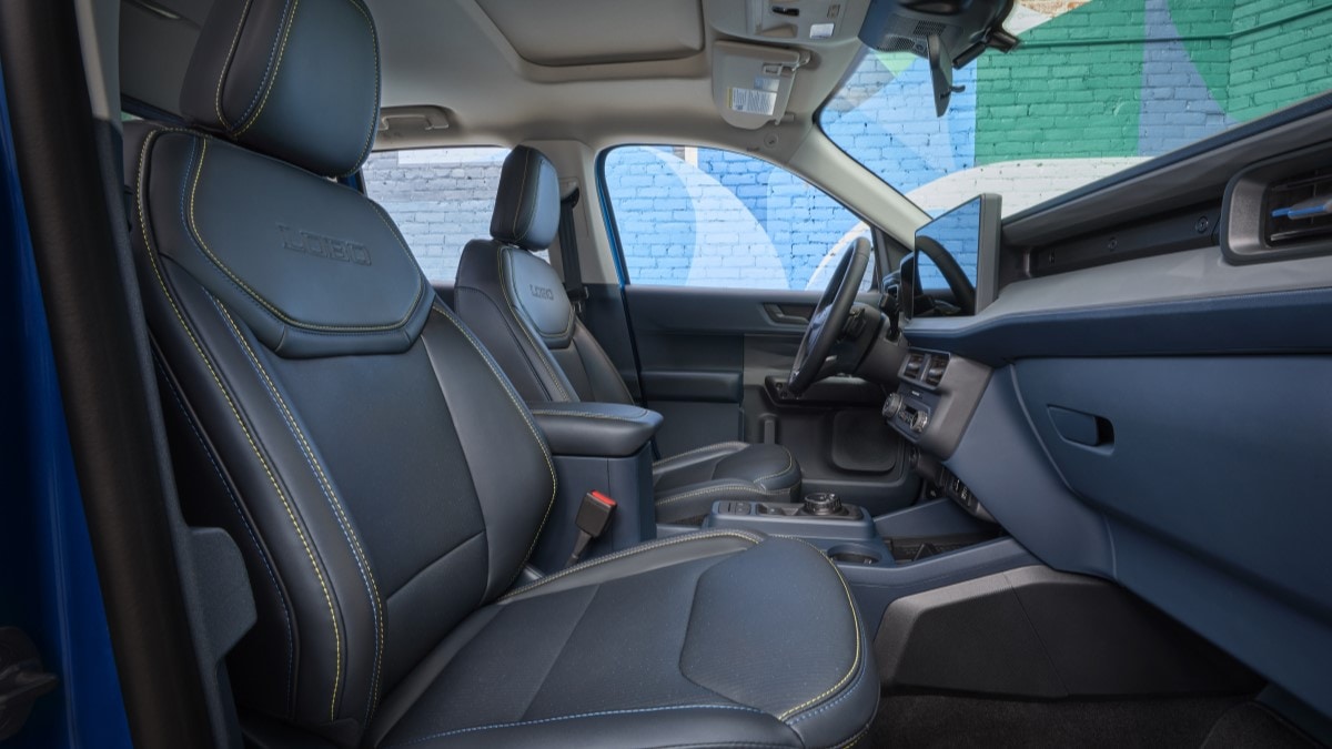 The interior of the 2025 Ford Maverick Lobo