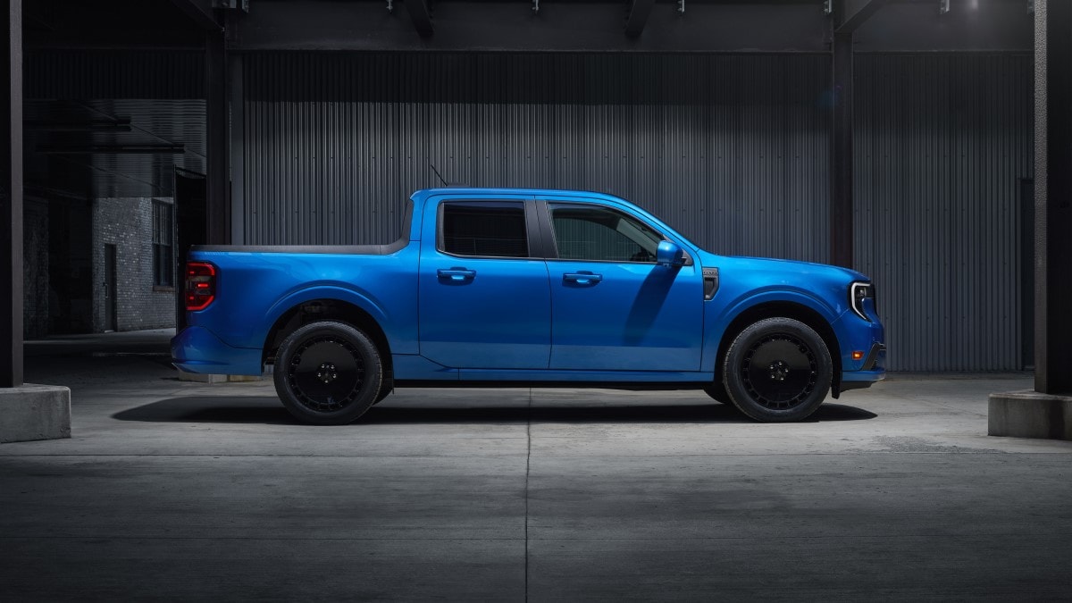 The 2025 Ford Maverick Lobo seen in profile