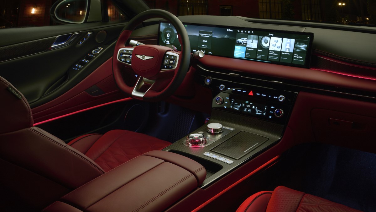 The interior of the 2025 Genesis G80