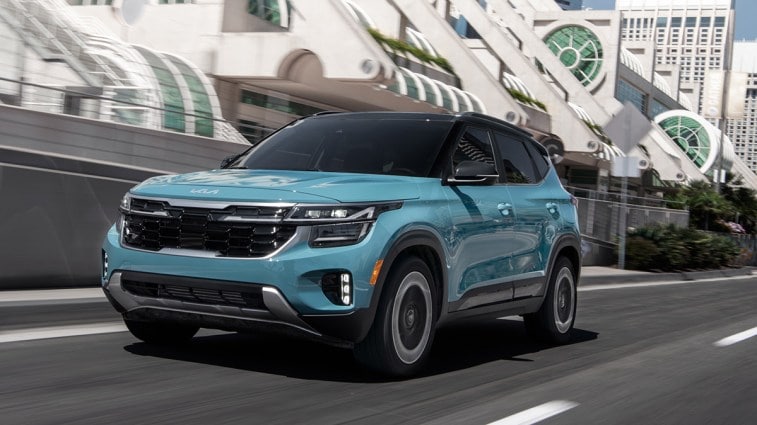 2025 Kia Seltos in blue.