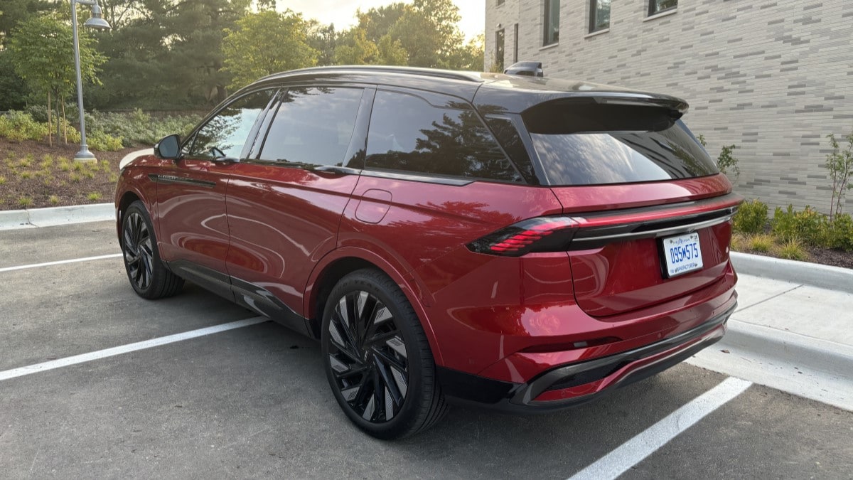 The 2024 Lincoln Nautilus seen from a rear quarter angle
