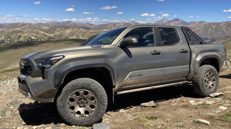 2024-toyota-tacoma-trailhunter-front-three-quarter