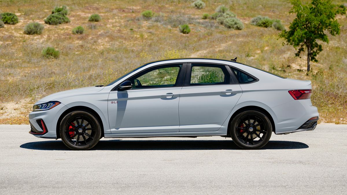 2025-volkswagen-jetta-gli-profile-left