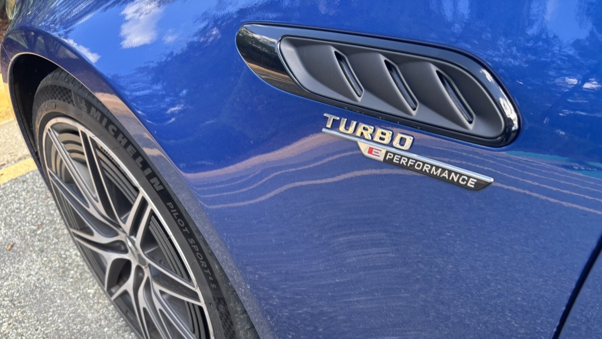 The fender vents of the 2024 Mercedes-AMG S E Performance sedan