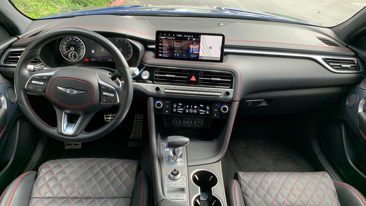 2025 Genesis G70 front cabin