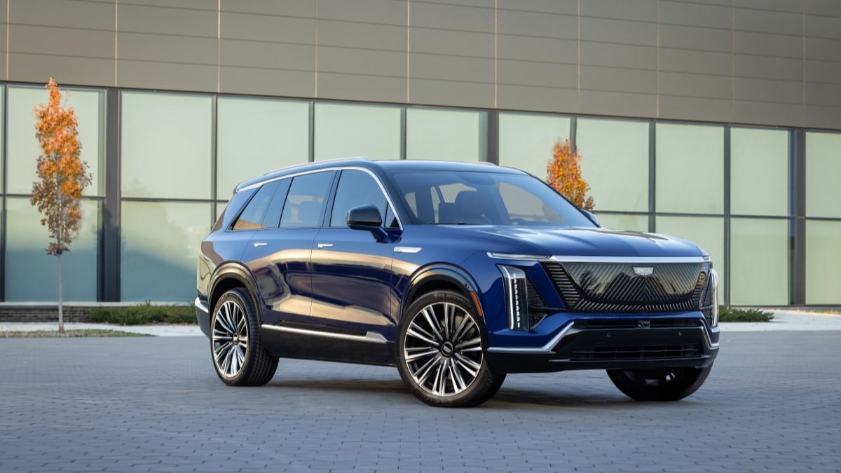 The 2026 Cadillac Vistiq seen from a front quarter angle