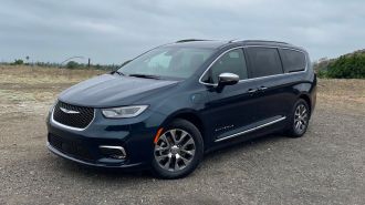 2025 Chrysler Pacifica PHEV
